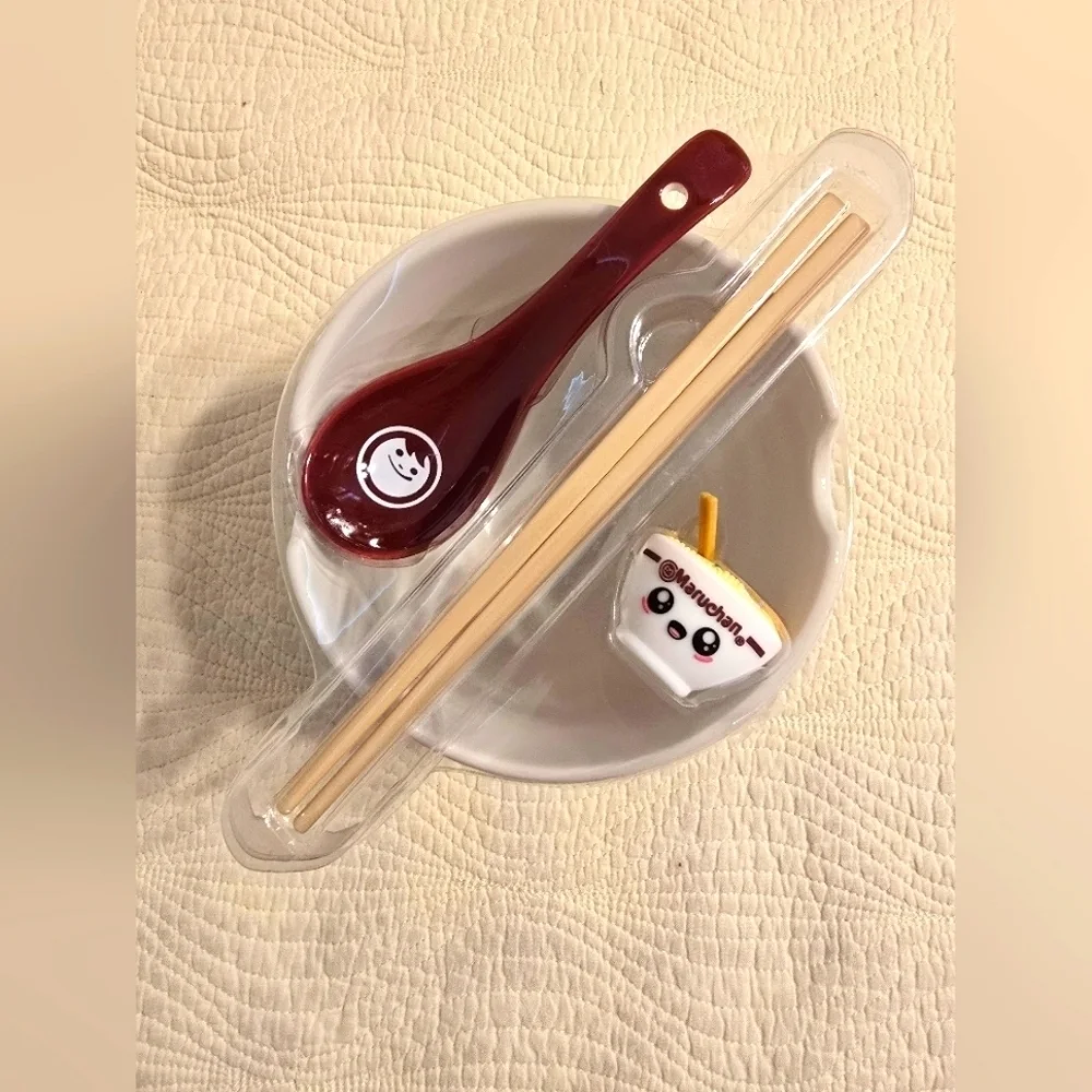 NIB Maruchan Ramen Bowl Set with Cute Face Design
